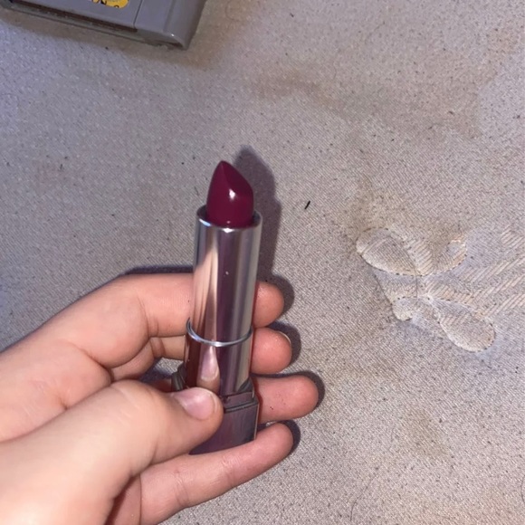 Maybelline lipstick - Picture 3 of 3